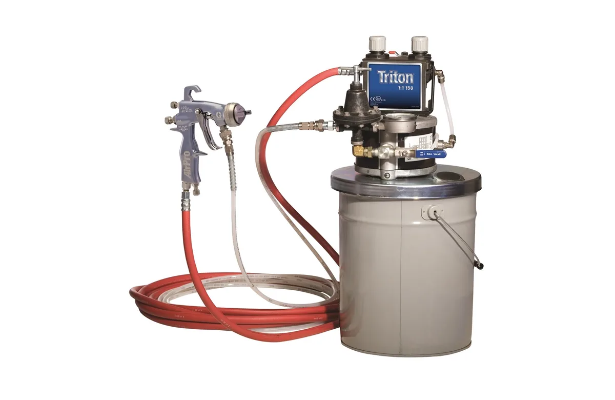 Triton SST Spray Package, Pail, 60 psi Regulator, Suction, Air & Fluid Hoses, AirPro Compliant Gun .040 in (1.0 mm) Nozzle for Wood - Graco 289643