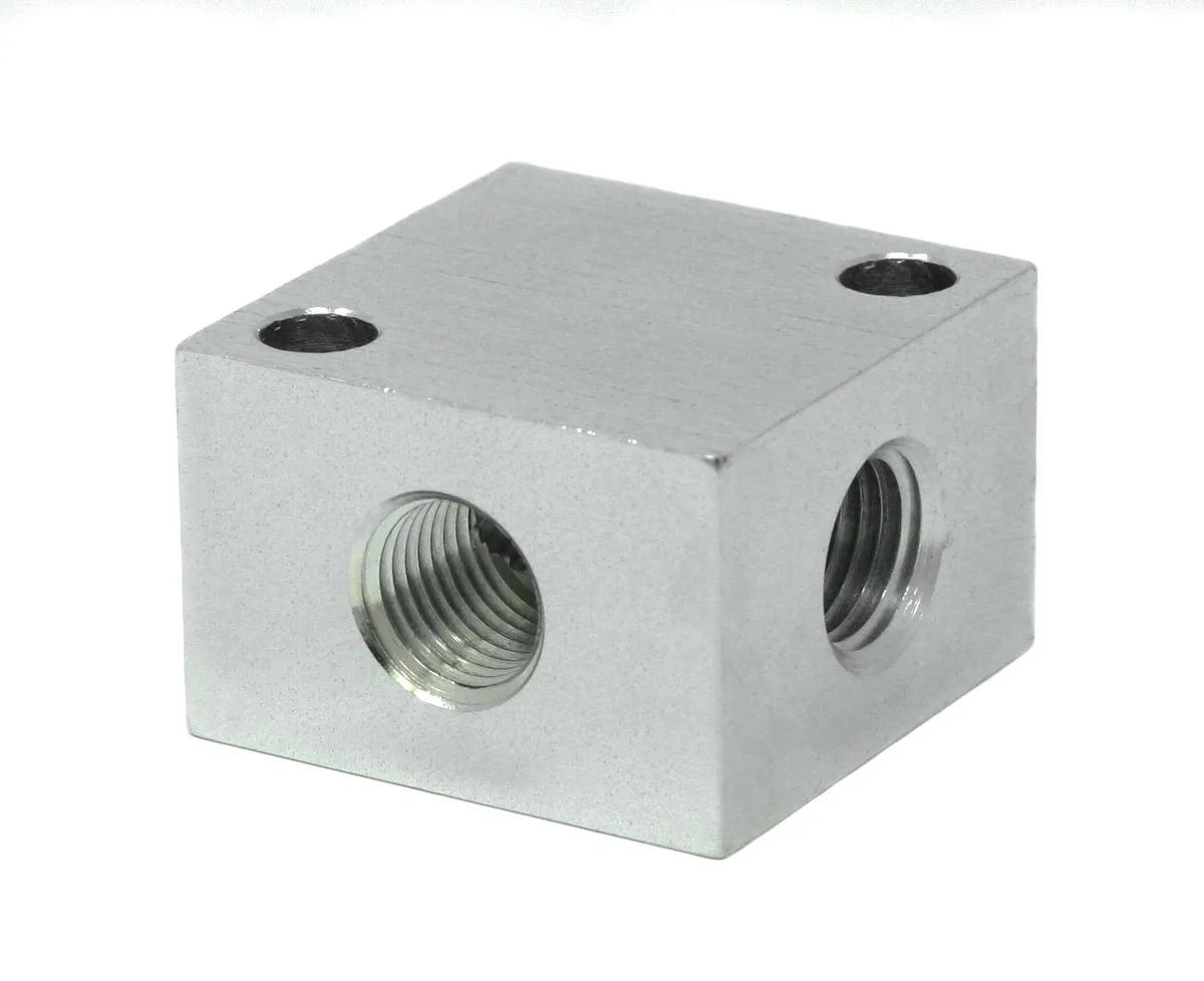 Cross Anchor Fitting, 1/4 in. NPSF - Graco 560542
